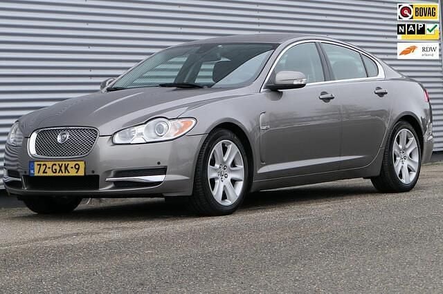 Grijs Occasion 2008 Jaguar XF Premium Luxury Sedan | € 7.940 (Eerlijke prijs) - Afbeelding 1/4