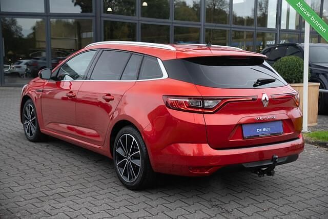 Occasion Renault Mégane GrandTour Intens 132 PK (97 kW) 2017 Rood Stationwagen