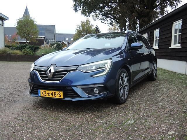 Blauw (metallic) Occasion 2017 Renault Mégane IV Bose Edition Hatchback | € 17.450 (Iets duurder) - Afbeelding 1/4