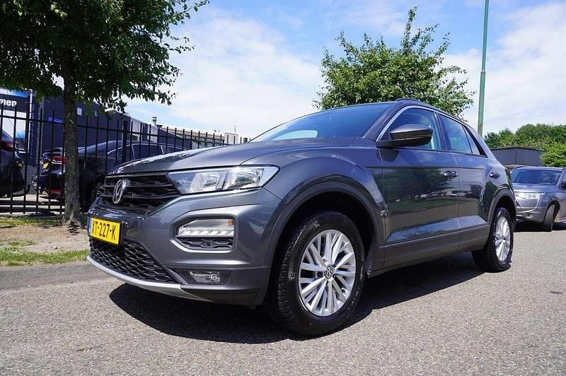 Grijs Gebruikt 2019 VW T-Roc Executive SUV | € 18.945 (Goede deal) - Afbeelding 1/4