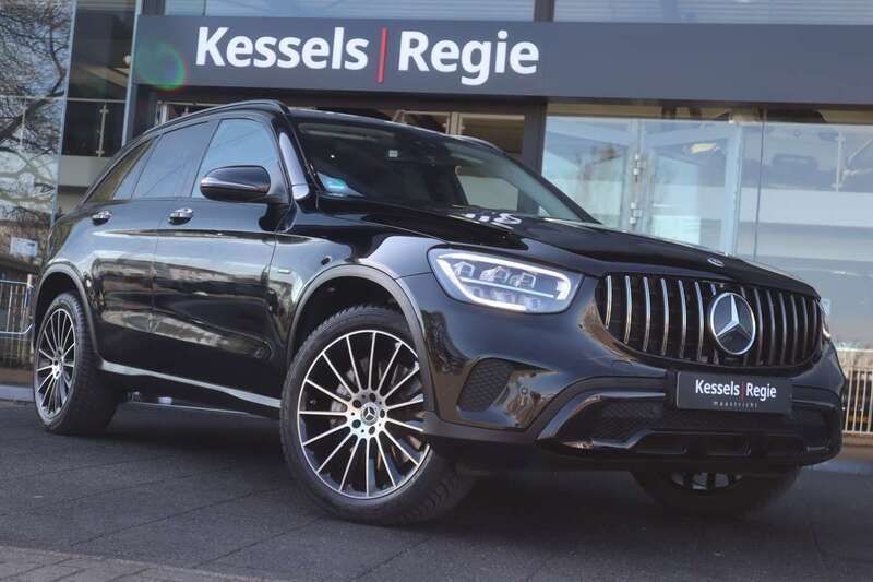 Zwart Gebruikt 2021 Mercedes GLC300e SUV | € 43.950 (Eerlijke prijs) - Afbeelding 1/4