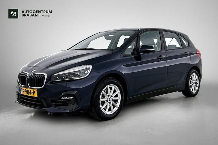 Blauw Occasion 2018 BMW 218 Executive Stationwagen | € 15.995 (Super prijs) - Afbeelding 1/3