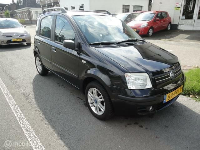 Zwart Gebruikt 2004 Fiat Panda Dynamic Hatchback | € 1.299 (Eerlijke prijs) - Afbeelding 1/4