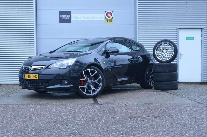 Occasion Opel Astra GTC OPC 142 PK (104 kW) 2015 Zwart Hatchback