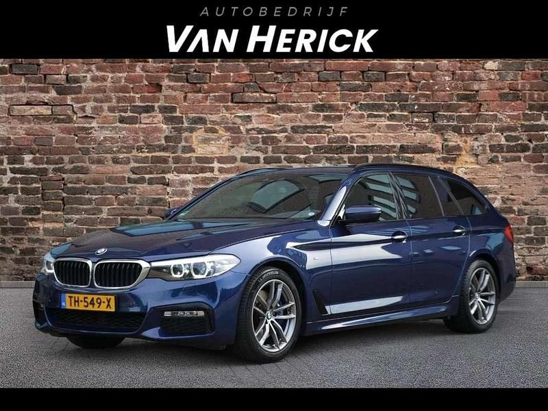Blauw Gebruikt 2017 BMW 530 Executive Stationwagen | € 31.945 (Eerlijke prijs) - Afbeelding 1/4