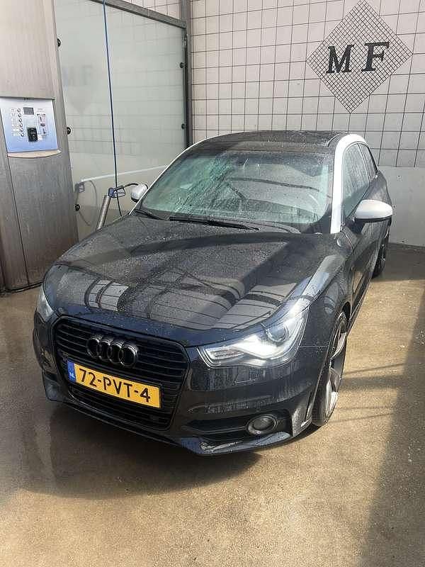 Zwart Gebruikt 2011 Audi A1 Hatchback | € 8.000 (Goede deal) - Afbeelding 1/4
