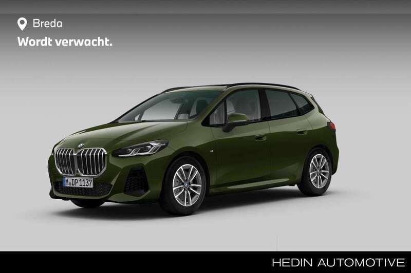 Groen, metallic lak Gebruikt 2024 BMW 223 Active Tourer Comfort Edition MPV | € 49.880 - Afbeelding 1/3