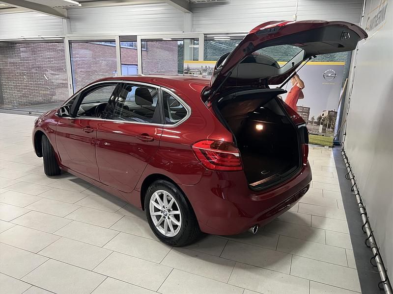 Occasion BMW 218 Executive 136 PK (100 kW) 2017 Rood Stationwagen