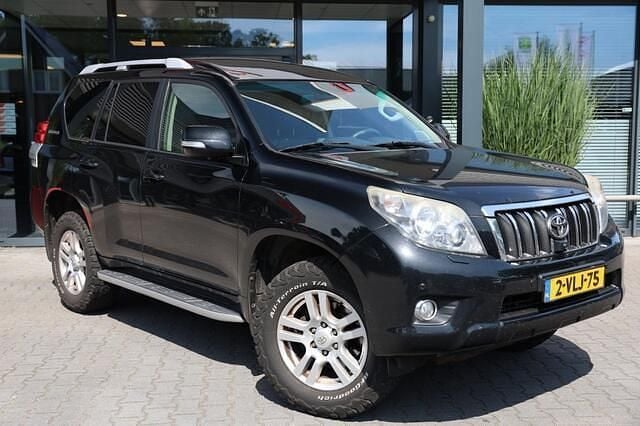 Zwart Gebruikt 2011 Toyota Land Cruiser SUV | € 19.995 (Eerlijke prijs) - Afbeelding 1/4