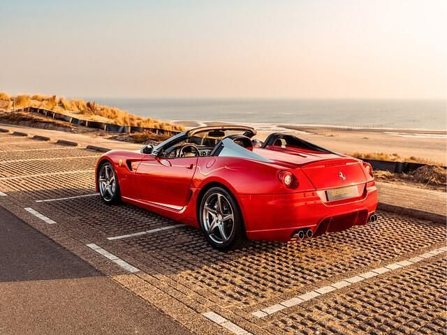 Occasion Ferrari 599 670 PK (492 kW) 2011 Rood (metallic) Cabriolet
