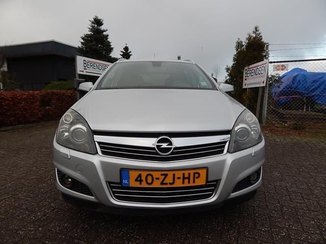 Occasion Opel Astra Cosmo 116 PK (85 kW) 2008 Grijs (metallic) Stationwagen