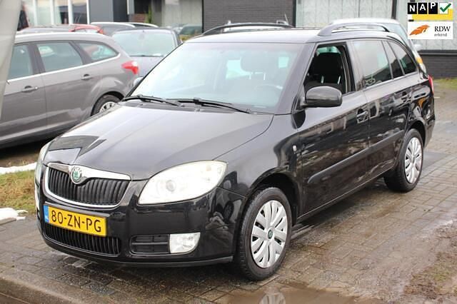 Zwart (metallic) Occasion 2009 Skoda Fabia Sport Stationwagen | € 1.950 (Goede deal) - Afbeelding 1/4