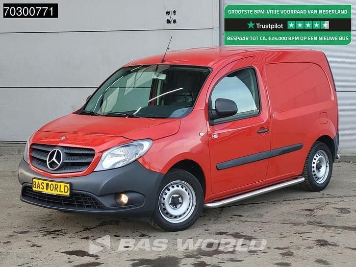 Rood Gebruikt 2014 Mercedes Citan 108 Van | € 4.950 (Eerlijke prijs) - Afbeelding 1/4