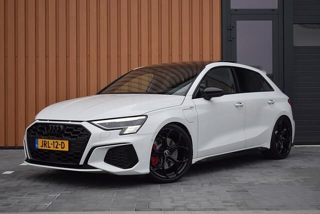 Occasion Audi A3 Sportback Competition 116 PK (85 kW) 2022 Wit Hatchback