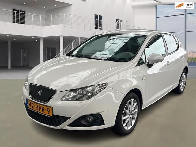 Wit Gebruikt 2011 Seat Ibiza Copa Hatchback | € 2.750 (Goede deal) - Afbeelding 1/4