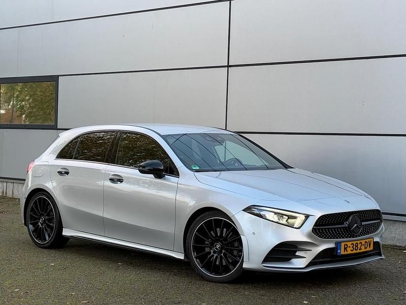 Wit Gebruikt 2020 Mercedes A250 AMG Hatchback | € 23.950 (Super prijs) - Afbeelding 1/4