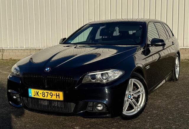 Zwart Gebruikt 2016 BMW 520 Executive Stationwagen | € 17.499 (Eerlijke prijs) - Afbeelding 1/4
