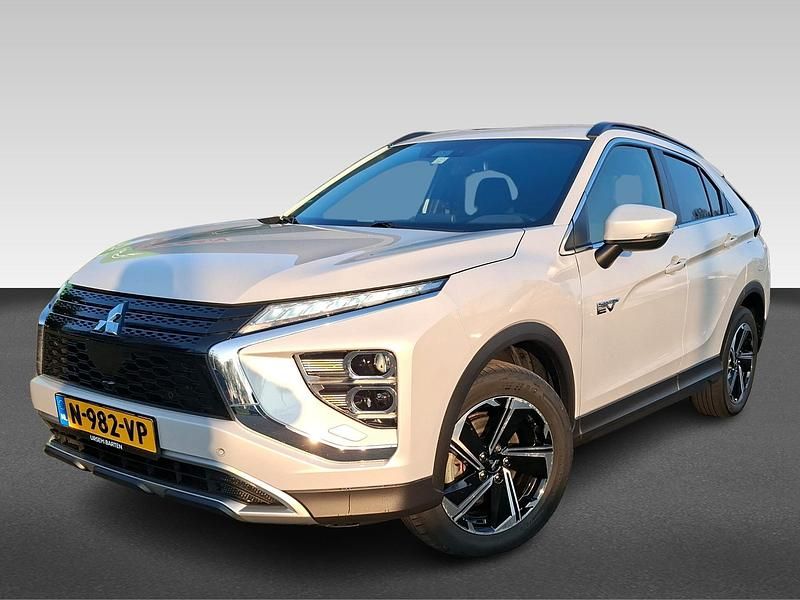 Wit Occasion 2022 Mitsubishi Eclipse Cross Intense+ SUV | € 23.430 (Eerlijke prijs) - Afbeelding 1/4