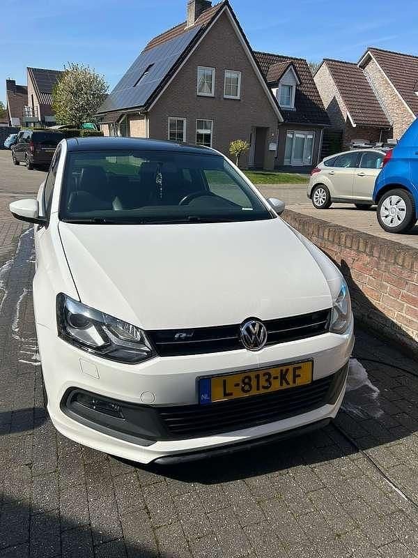 Wit Gebruikt 2012 VW Polo Highline Hatchback | € 9.500 (Duur) - Afbeelding 1/4