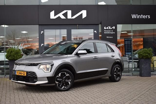 Grijs Occasion 2023 Kia e-Niro SUV | € 28.880 (Eerlijke prijs) - Afbeelding 1/4