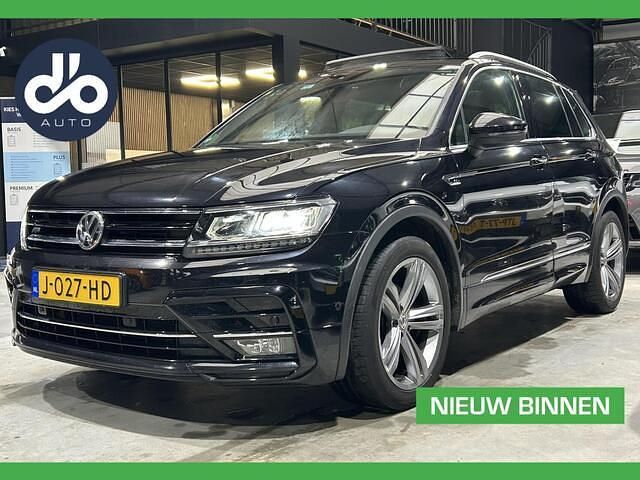 Zwart Occasion 2020 VW Tiguan Highline SUV | € 18.934 (Super prijs) - Afbeelding 1/4