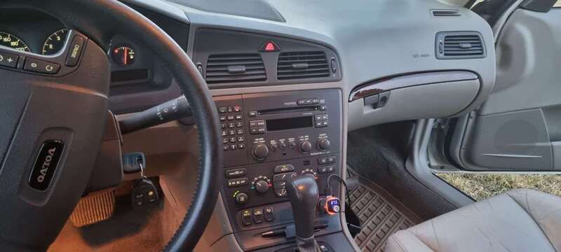 Brons Gebruikt 2000 Volvo V70 Comfort Stationwagen | € 8.200 - Afbeelding 1/4