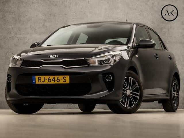 Grijs, metallic lak Gebruikt 2017 Kia Rio Sport Hatchback | € 8.945 (Eerlijke prijs) - Afbeelding 1/4