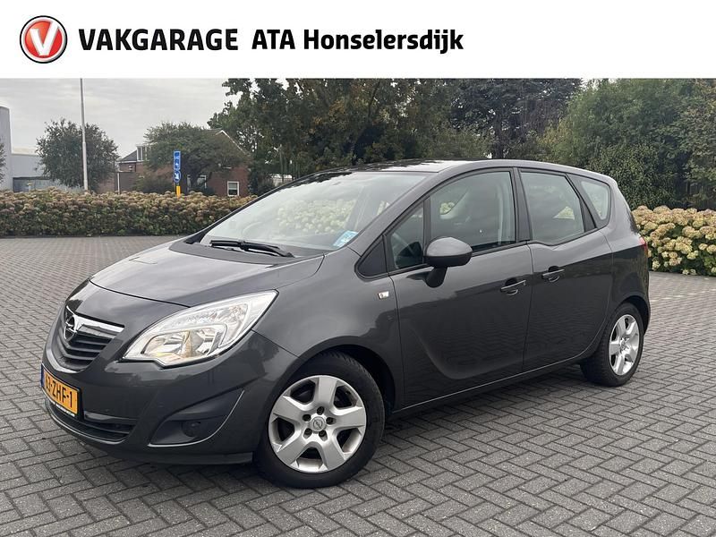 Grijs Occasion 2012 Opel Meriva Edition MPV | € 8.950 (Duur) - Afbeelding 1/4