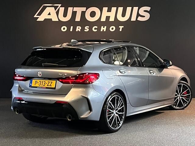 Occasion BMW 120 Executive 178 PK (130 kW) 2022 Grijs (metallic) Hatchback