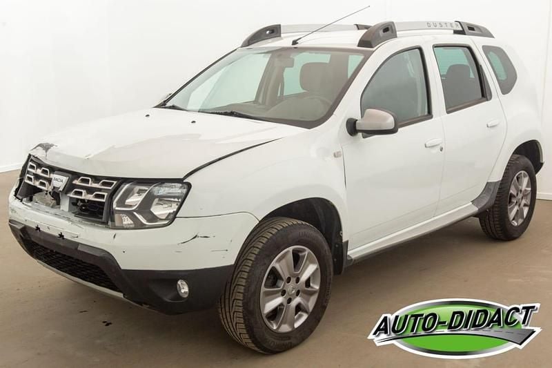 Wit Gebruikt 2015 Dacia Duster Prestige SUV | € 3.900 - Afbeelding 1/4