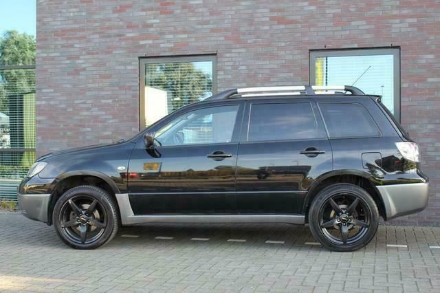 Occasion Mitsubishi Outlander Intro Edition 161 PK (118 kW) 2003 Zwart SUV