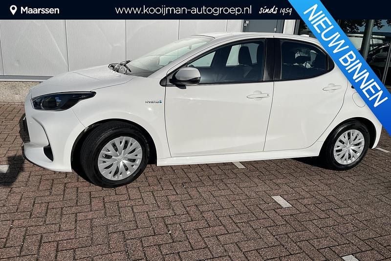 Wit Gebruikt 2021 Toyota Yaris Hybrid Active Hatchback | € 18.050 (Goede deal) - Afbeelding 1/4