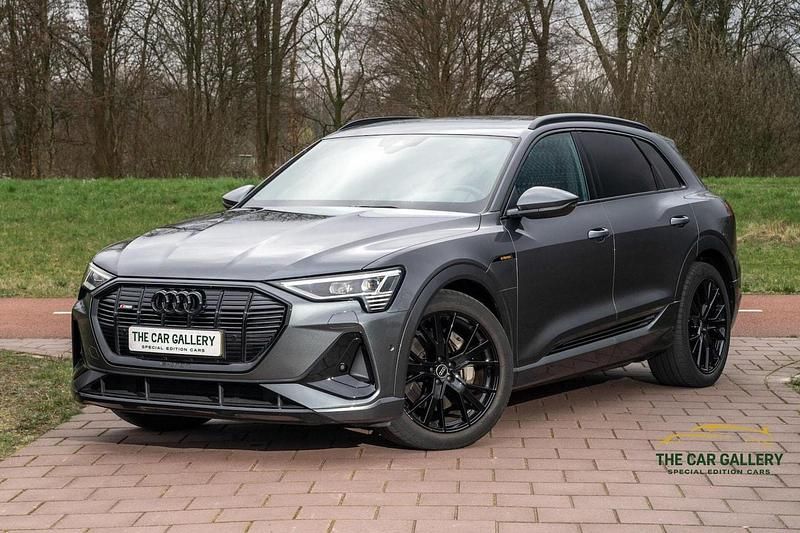 Grijs Occasion 2022 Audi e-tron S-Line SUV | € 35.890 (Eerlijke prijs) - Afbeelding 1/4