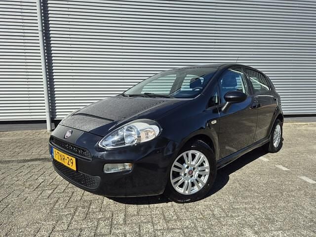 Zwart Gebruikt 2014 Fiat Punto Evo Pop Hatchback | € 4.555 (Eerlijke prijs) - Afbeelding 1/4