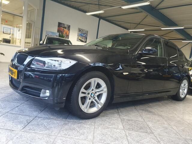 Zwart Gebruikt 2011 BMW 316 Sedan | € 6.999 - Afbeelding 1/4