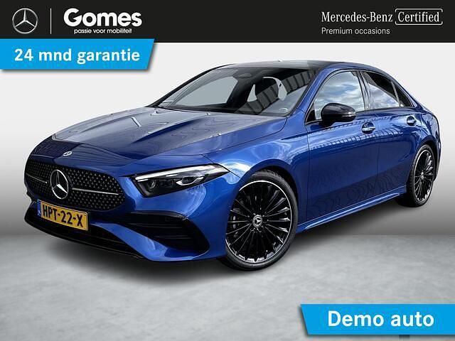 Blauw Gebruikt 2025 Mercedes A180 AMG Sedan | € 44.950 - Afbeelding 1/4