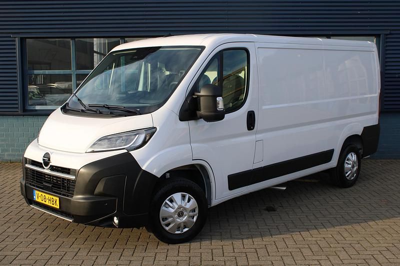 Wit Gebruikt 2024 Opel Movano Van | € 23.222 (Super prijs) - Afbeelding 1/4
