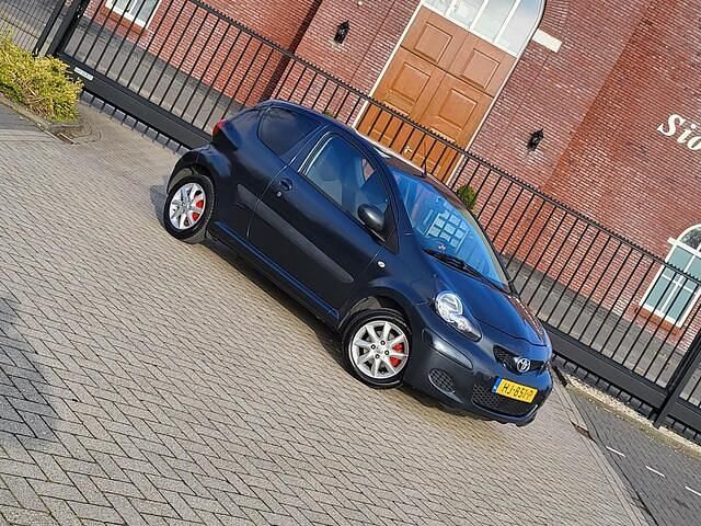 Occasion Toyota Aygo Sport 68 PK (50 kW) 2007 Grijs Hatchback