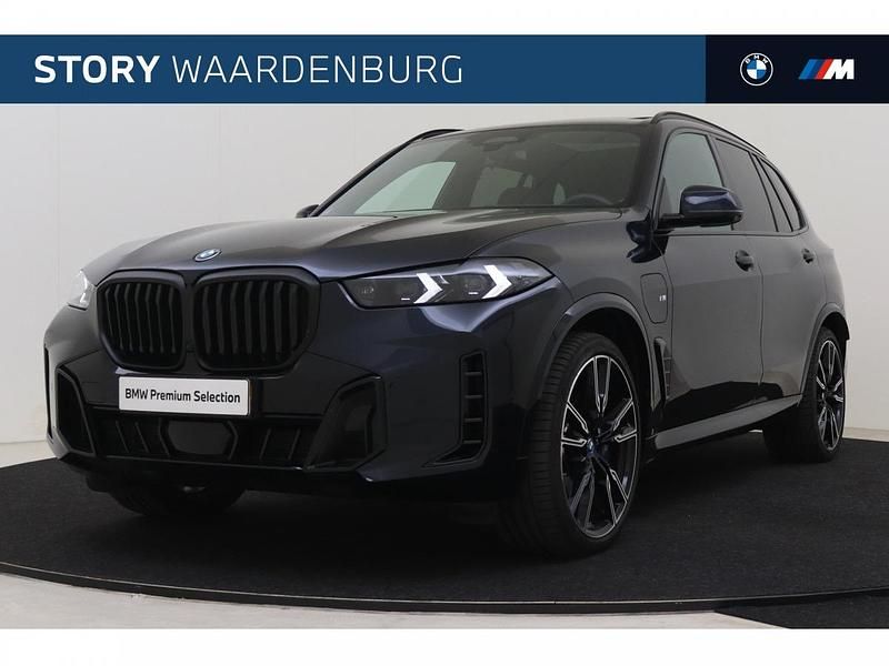 M carbonschwarz metallic (donker zwart metallic) Gebruikt 2024 BMW X5 Comfort Edition SUV | € 99.950 (Eerlijke prijs) - Afbeelding 1/4