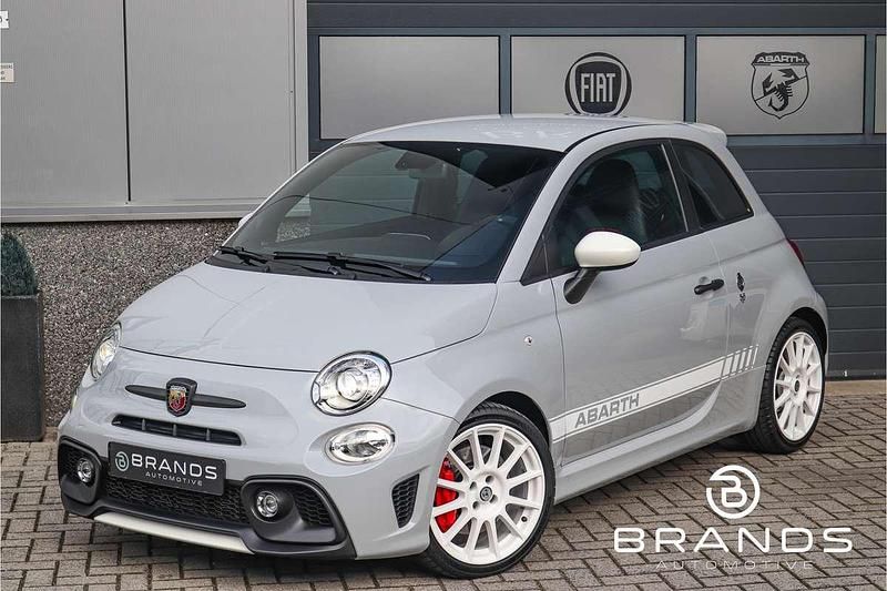 Grijs Gebruikt 2021 Abarth 595 70th Anniversary Hatchback | € 28.950 (Goede deal) - Afbeelding 1/4