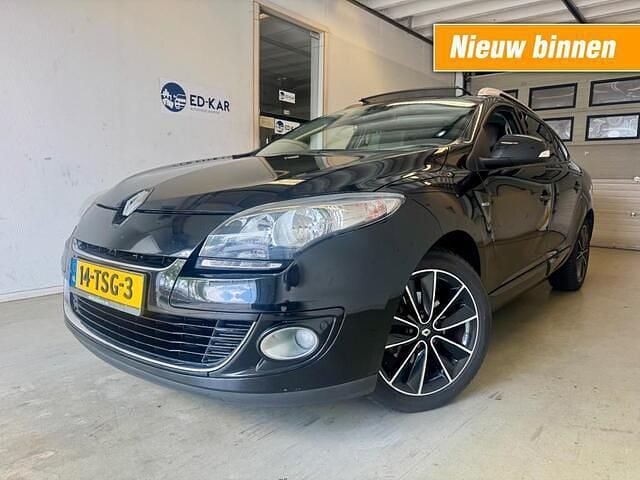 Zwart, metallic lak Gebruikt 2012 Renault Mégane GrandTour Bose Edition Stationwagen | € 3.495 (Goede deal) - Afbeelding 1/4