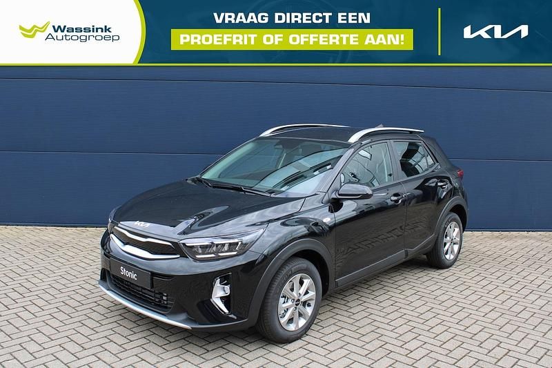 Zwart (metallic) Nieuw 2025 Kia Stonic SUV | € 25.640 (Goede deal) - Afbeelding 1/4