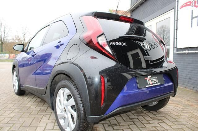 Occasion Toyota Aygo Play 72 PK (52 kW) 2022 Blauw Hatchback