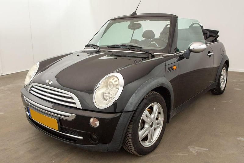 Zwart Occasion 2004 Mini ONE Hatchback | € 1.750 (Eerlijke prijs) - Afbeelding 1/4