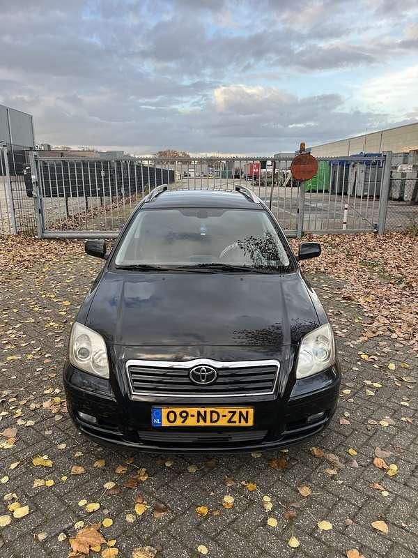 Gebruikt 2003 Toyota Avensis Stationwagen | € 1.200 (Super prijs) - Afbeelding 1/4