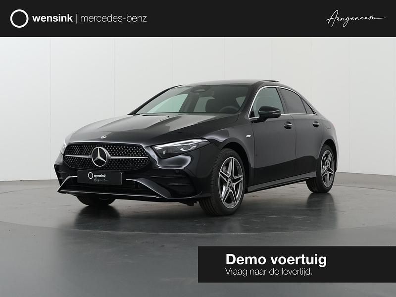 Zwart Gebruikt 2025 Mercedes A250 Business Sedan | € 43.900 (Duur) - Afbeelding 1/4