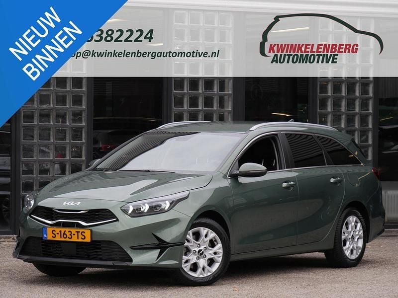 Groen Gebruikt 2023 Kia Ceed Sportswagon Stationwagen | € 27.450 (Eerlijke prijs) - Afbeelding 1/4