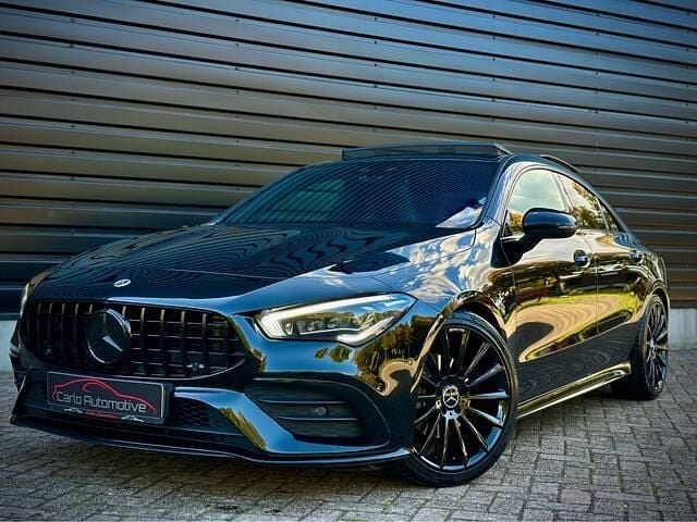 Zwart / nachtzwart unilak Gebruikt 2021 Mercedes CLA45 AMG AMG Sedan | € 27.950 - Afbeelding 1/4