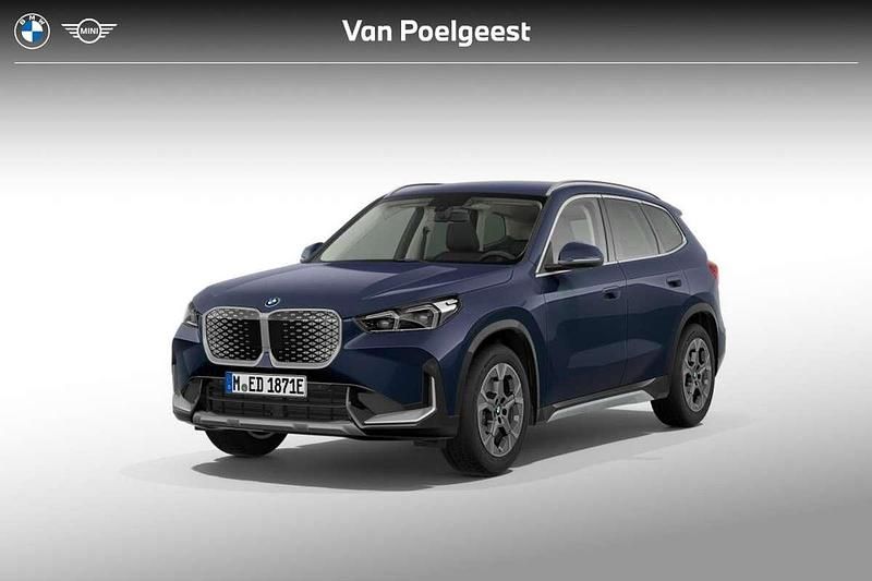 Blauw Nieuw 2025 BMW iX1 SUV | € 46.343 - Afbeelding 1/4