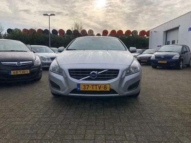 Grijs Gebruikt 2012 Volvo V60 Kinetic Stationwagen | € 7.900 (Goede deal) - Afbeelding 1/4